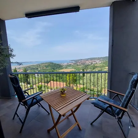 Apartma Viktorija דירה